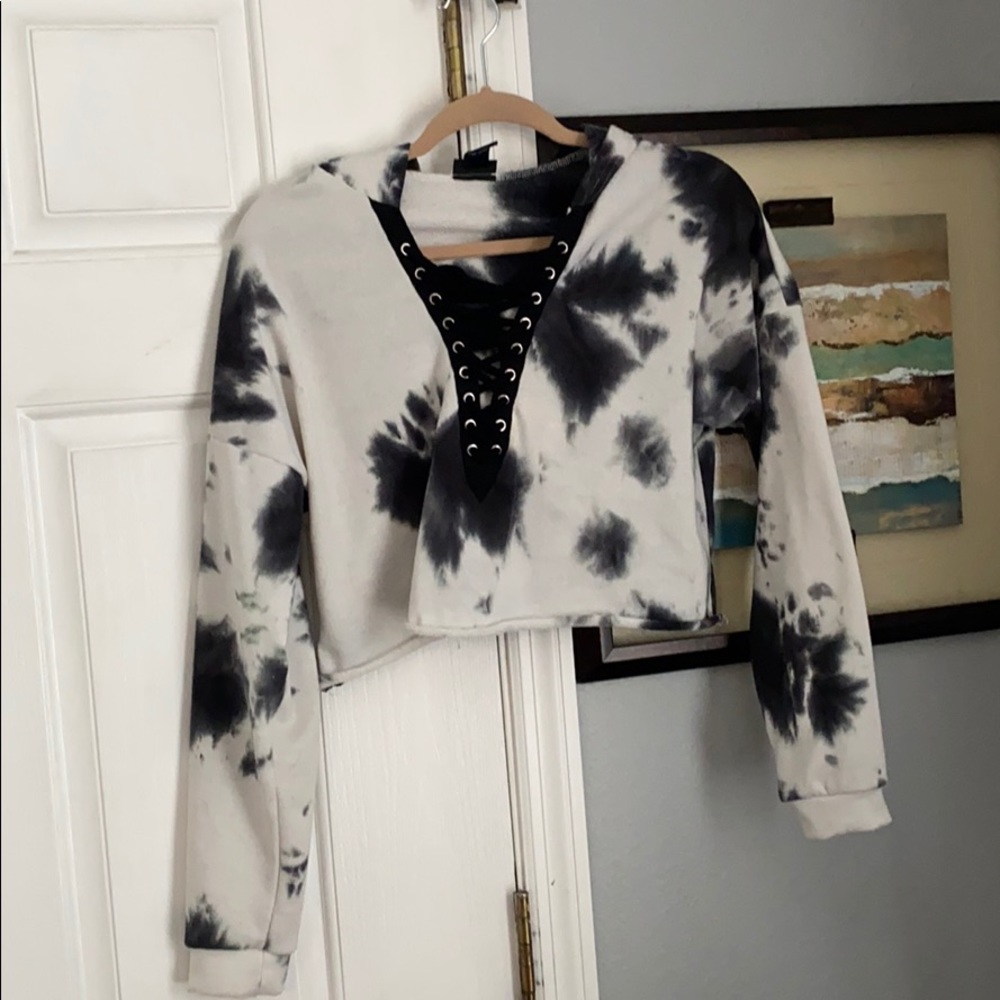 Long sleeve, hoodie, crop top